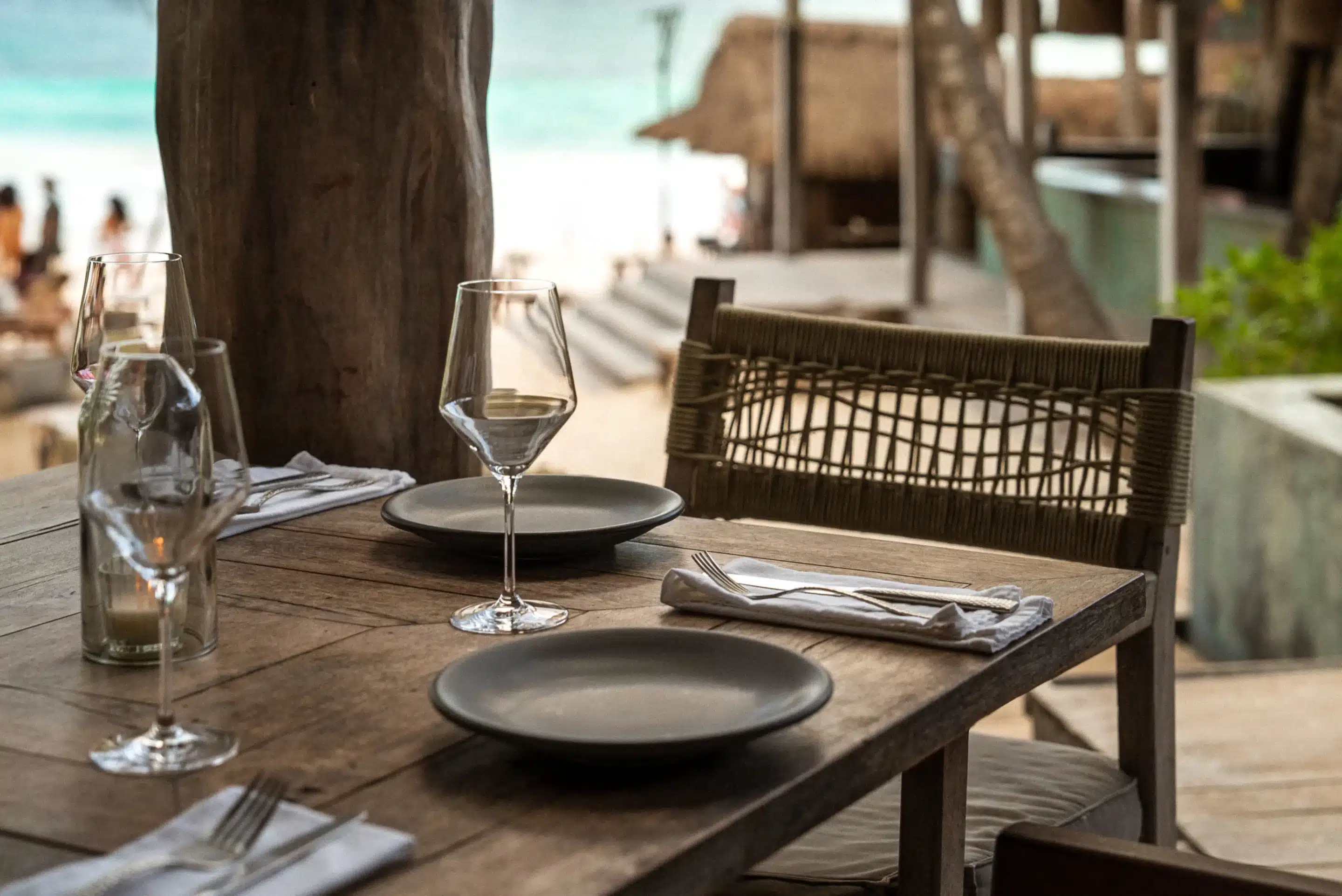 Interior del restaurante Kapok en Ahau Tulum